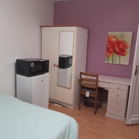 Chambre Privee Dans Une Maison Individuelle Ronchin Exterior photo