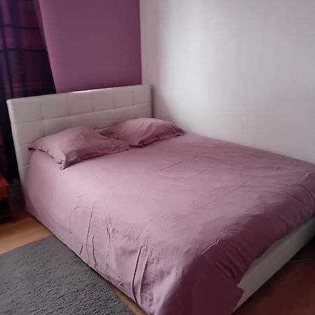 Chambre Privee Dans Une Maison Individuelle Ronchin Exterior photo