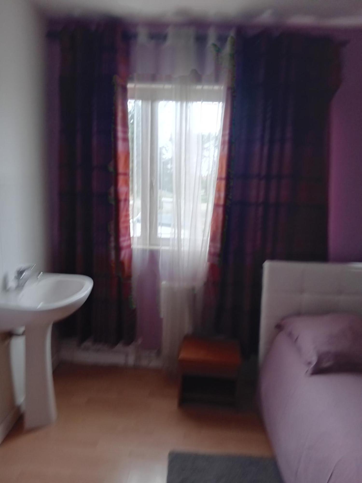 Chambre Privee Dans Une Maison Individuelle Ronchin Exterior photo